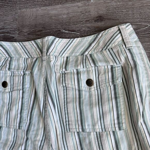 Bay Studio Khakis Green Striped Pants Capri Ankle Cotton Size 12 - Picture 8 of 15